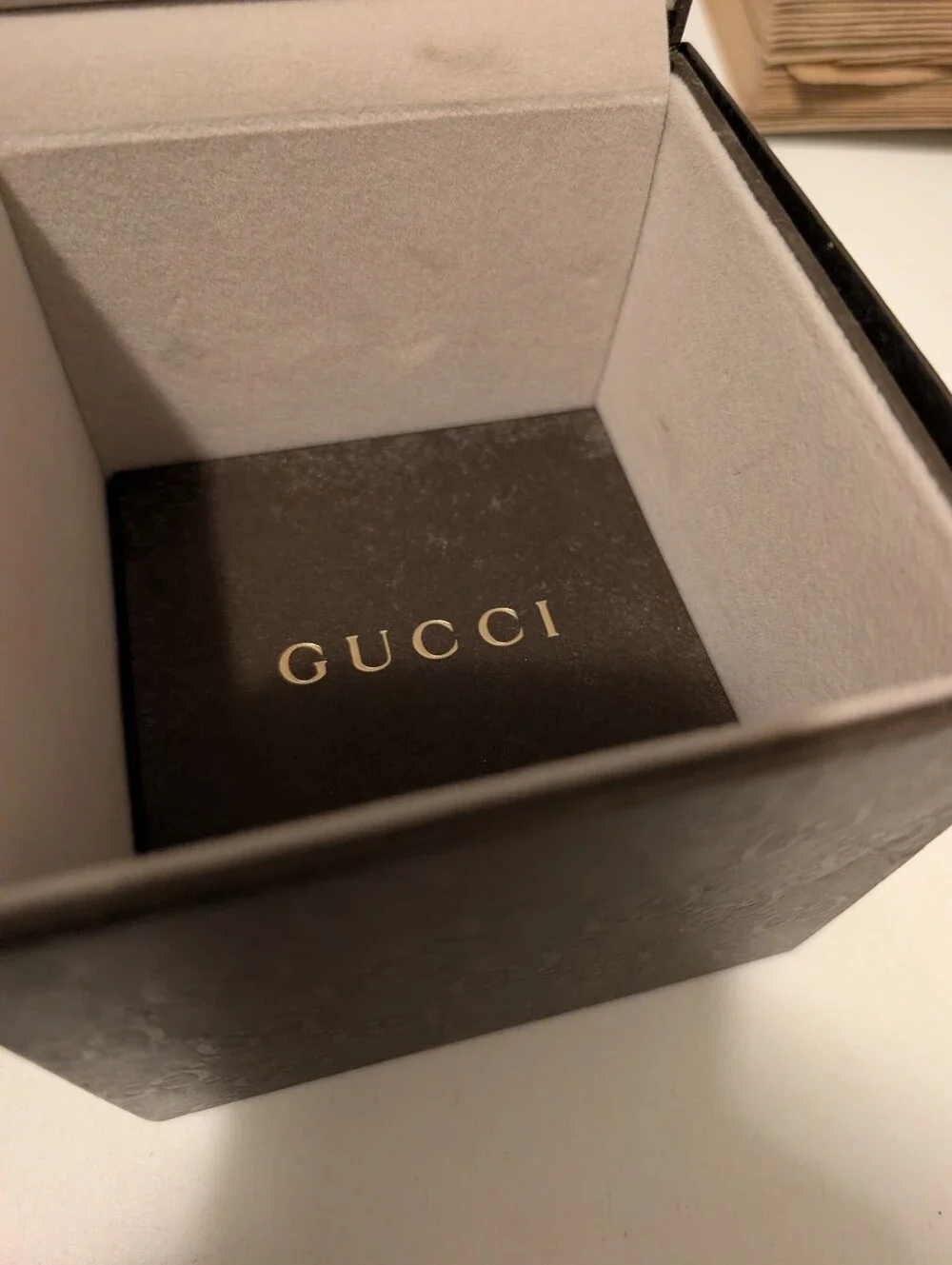 Gucci U-Play YA129411 Women's Swiss-made Luxury Watch (Needs Battery)